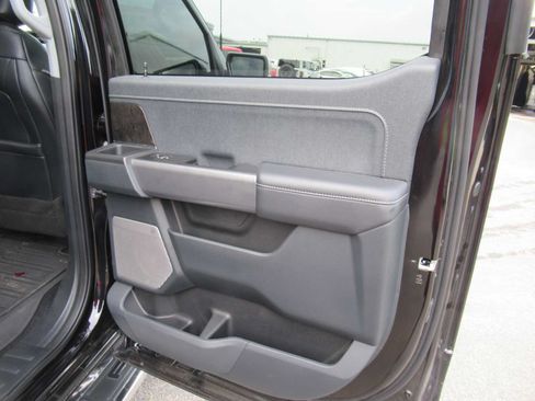 Used 2023 Ford F150 Lariat w/ Trailer Tow Package AWD/4WD image 19