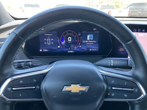 Used 2024 Chevrolet Traverse LT FWD image 32