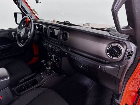 Used 2018 Jeep Wrangler Unlimited Sport S AWD/4WD image 32