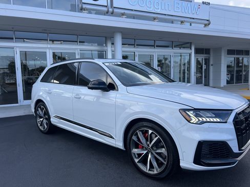 Used 2023 Audi SQ7 Prestige w/ Sport Package image 13