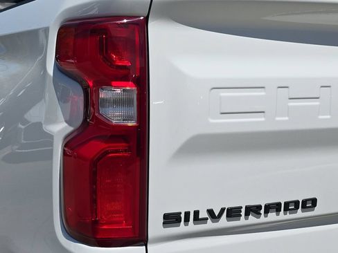 Used 2019 Chevrolet Silverado 1500 Custom w/ Infotainment Package RWD image 36