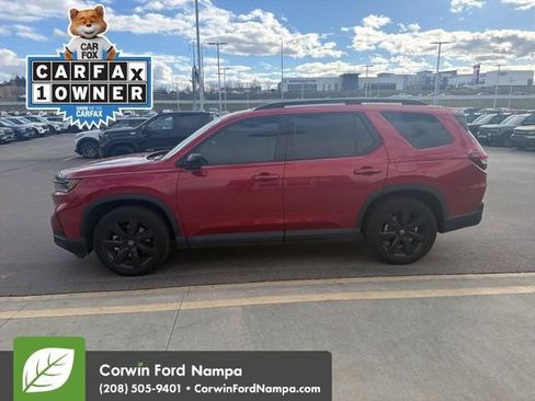 Used 2025 Honda Pilot Black Edition image 5