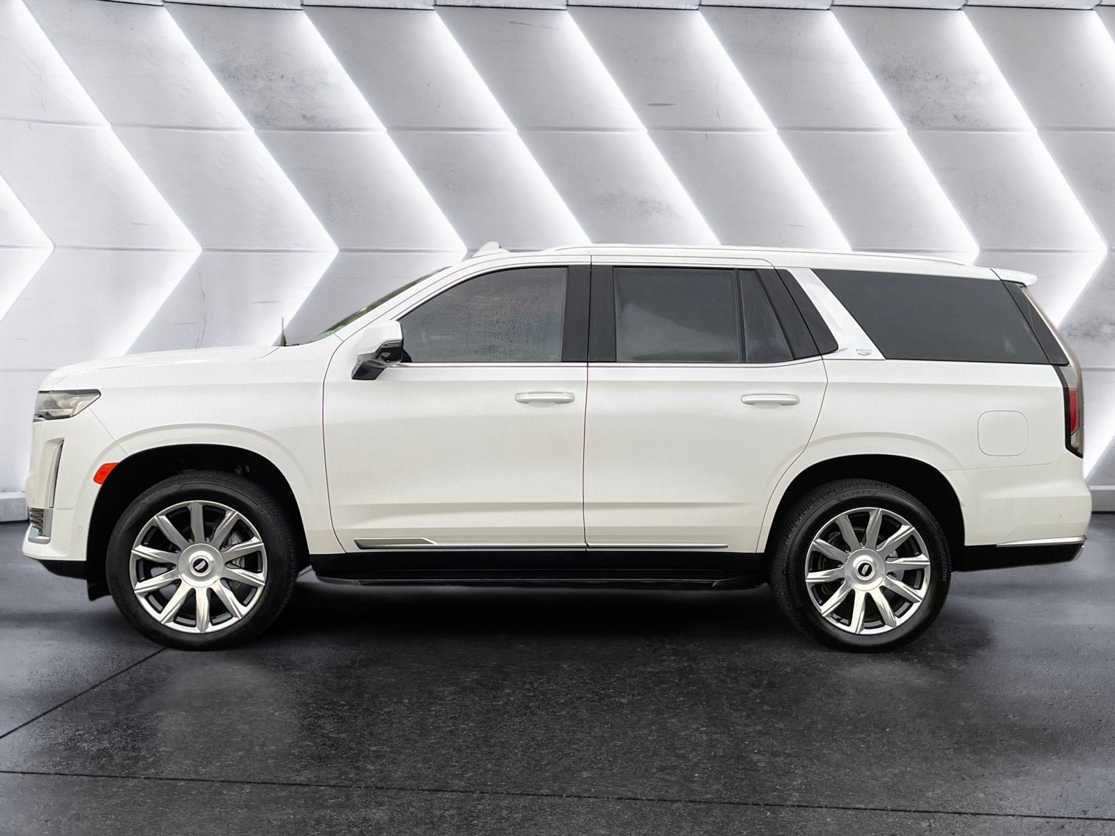 Used 2024 Cadillac Escalade Premium Luxury Platinum AWD/4WD image 3