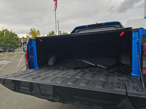 Used 2026 Chevrolet Silverado EV Trail Boss AWD/4WD image 19