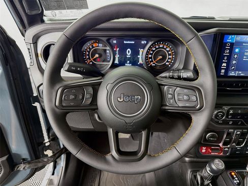 Used 2024 Jeep Wrangler Unlimited Sport AWD/4WD image 3
