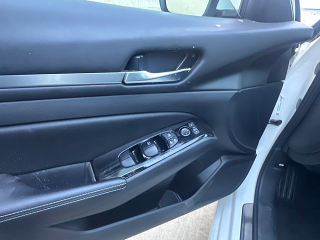 Used 2024 Nissan Altima 2.5 SL FWD image 17