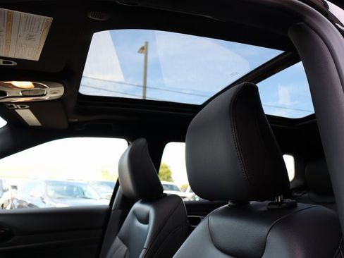 New 2025 Jeep Compass Latitude w/ Sun & Sound Group image 25