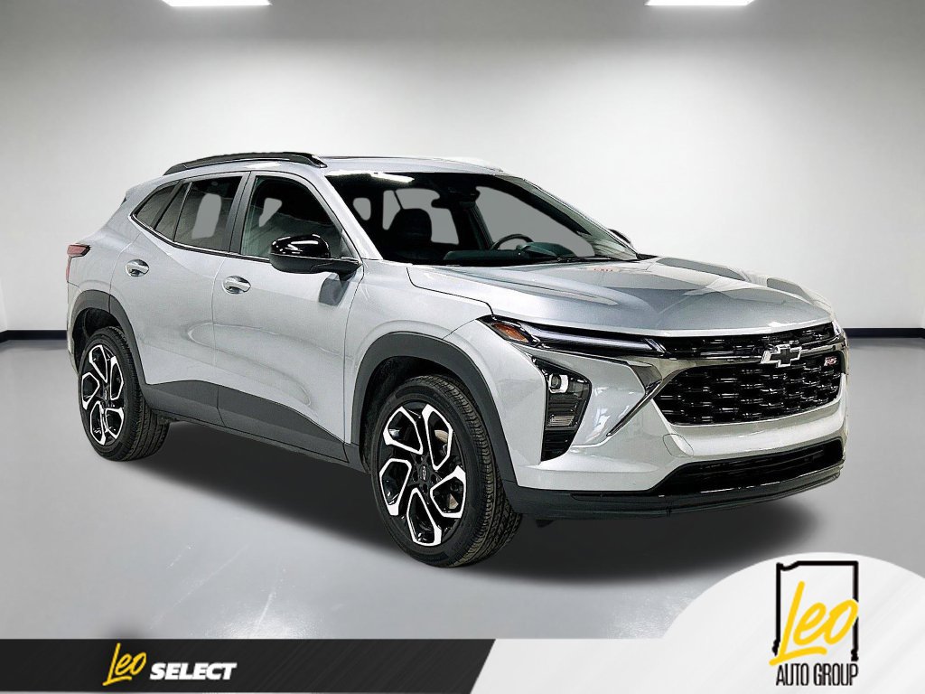 Used 2025 Chevrolet Trax RS w/ Sunroof Package FWD image 5