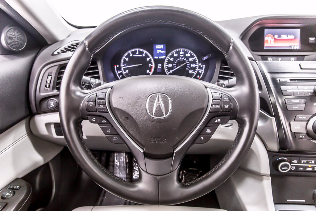Used 2017 Acura ILX w/ AcuraWatch Plus Package FWD image 20