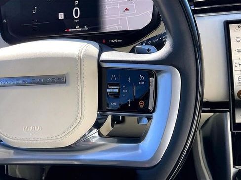 Used 2025 Land Rover Range Rover Long Wheelbase SE image 23