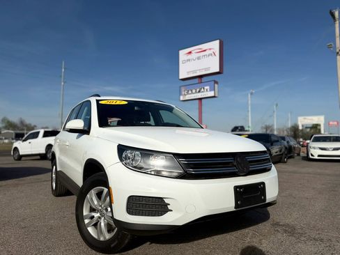 Used 2017 Volkswagen Tiguan S image 1