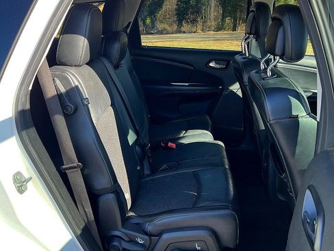 Used 2019 Dodge Journey Crossroad FWD image 18