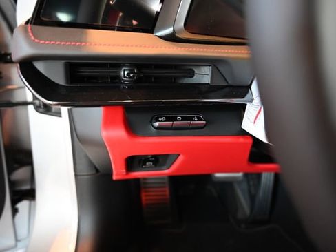 New 2026 Chevrolet Corvette Stingray Premium Cpe w/ Z51 Performance Package image 18