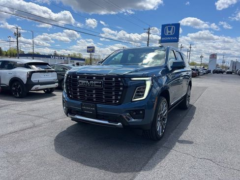 Used 2025 GMC Yukon Denali Ultimate AWD/4WD image 1