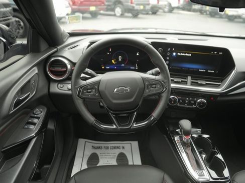 Used 2025 Chevrolet Trax RS w/ Sunroof Package image 22