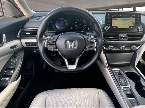 Used 2020 Honda Accord Touring image 8