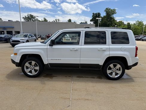 Used 2015 Jeep Patriot Limited w/ Sun/Sound Group AWD/4WD image 3