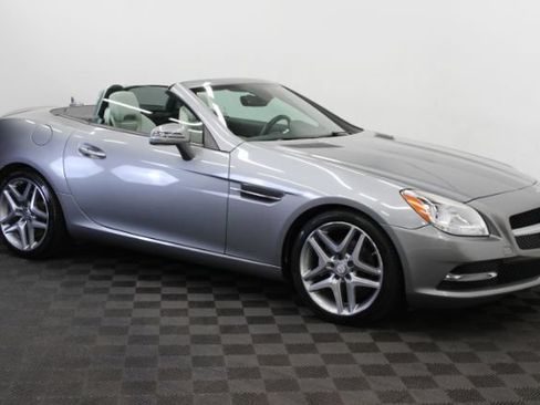 Used 2014 Mercedes-Benz SLK 250 image 7