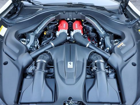 Certified 2024 Ferrari Roma image 18
