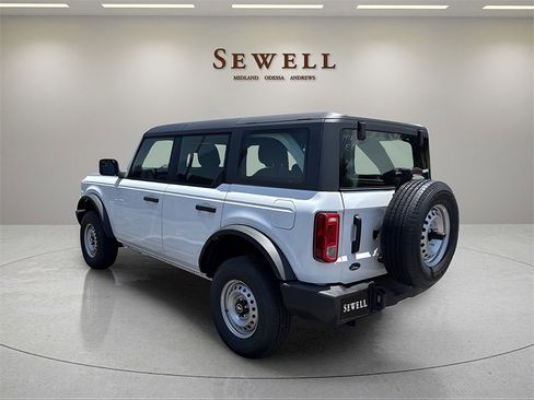 New 2025 Ford Bronco 4-Door image 4