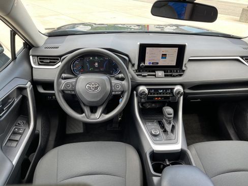 Used 2025 Toyota RAV4 LE AWD/4WD image 16
