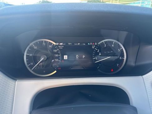 Used 2023 Land Rover Range Rover Velar R-Dynamic S image 11