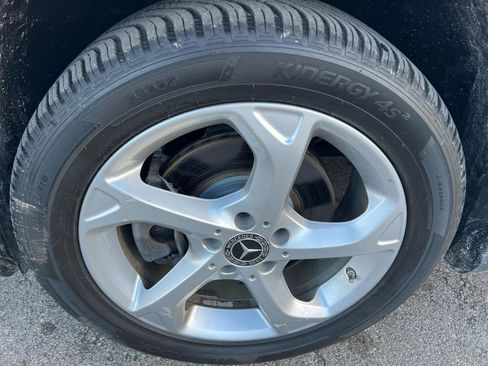 Used 2018 Mercedes-Benz GLA 250 4MATIC image 2