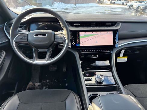 New 2026 Jeep Grand Cherokee Altitude image 7