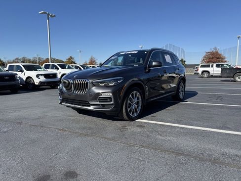 Used 2022 BMW X5 sDrive40i w/ Premium Package image 3