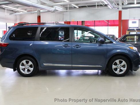 Used 2017 Toyota Sienna LE w/ Protection Package FWD image 59