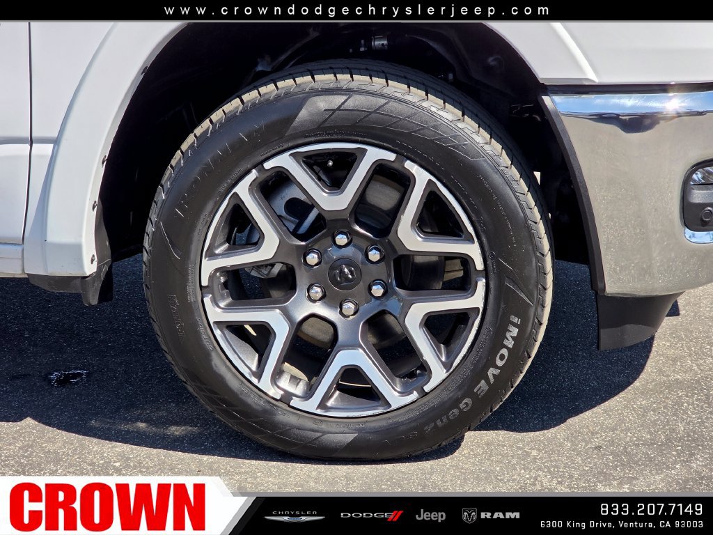 Used 2025 RAM 1500 Laramie AWD/4WD image 9