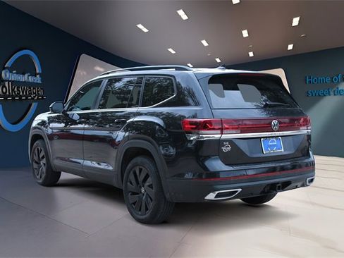 Certified 2025 Volkswagen Atlas SE image 7