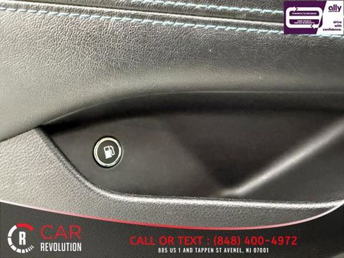 Used 2021 Chrysler Pacifica Touring-L image 51