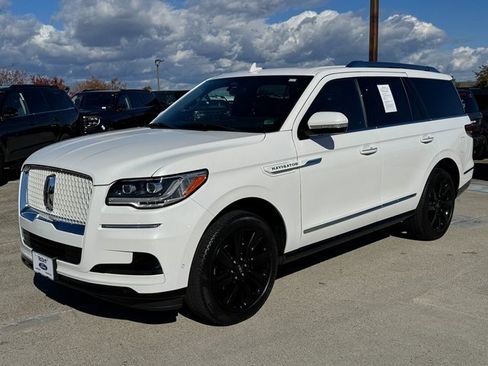 Used 2022 Lincoln Navigator Reserve image 12