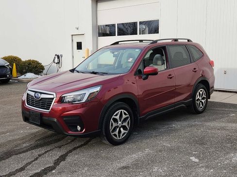 Used 2021 Subaru Forester Premium image 3