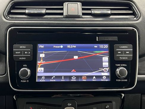 Used 2018 Nissan Leaf SL w/ SL Technology Package FWD image 11