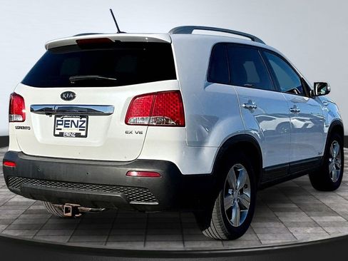 Used 2013 Kia Sorento EX w/ EX V6 Premium Pkg AWD/4WD image 6