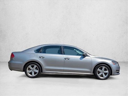 Used 2014 Volkswagen Passat 1.8T SE FWD image 4