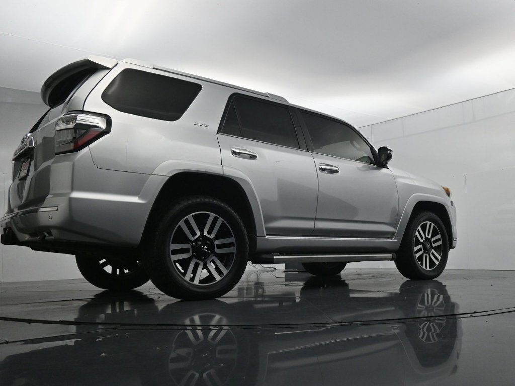 Used 2016 Toyota 4Runner Limited AWD/4WD image 38