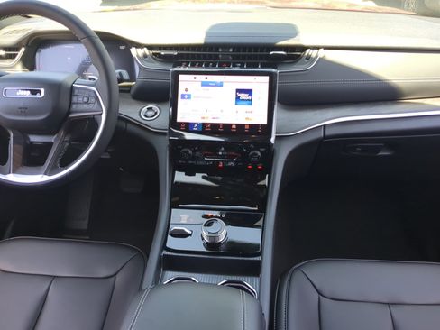 New 2025 Jeep Grand Cherokee Limited image 20