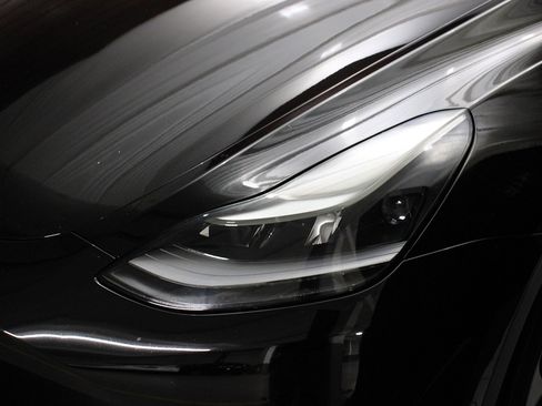 Used 2022 Tesla Model Y Performance image 3