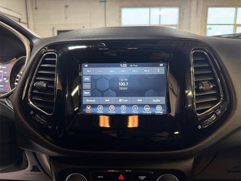 Used 2020 Jeep Compass Altitude image 17