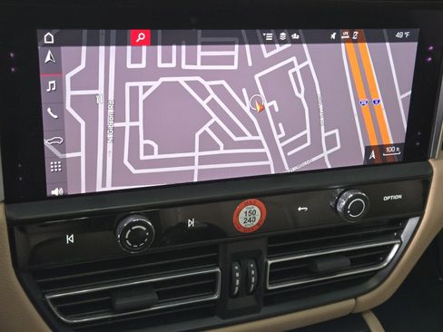 Used 2022 Porsche Macan S image 28