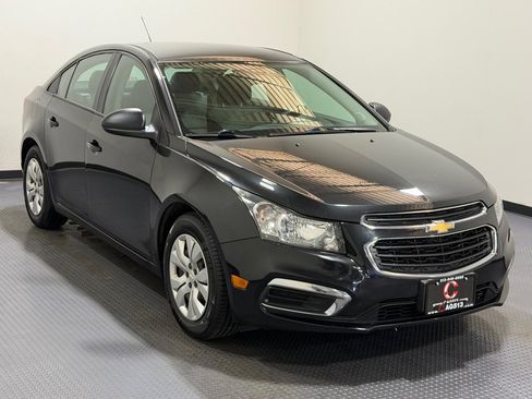 Used 2016 Chevrolet Cruze LS image 4