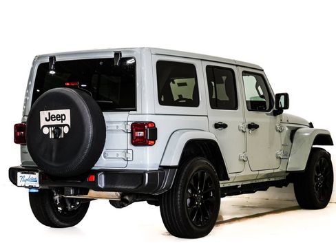 Used 2024 Jeep Wrangler Unlimited Sahara AWD/4WD image 7