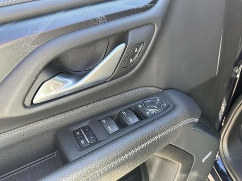 Used 2022 GMC Yukon XL Denali w/ Denali Premium Package AWD/4WD image 26