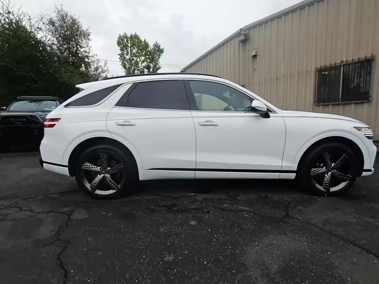 Used 2023 Genesis GV70 2.5T w/ Sport Prestige Package AWD/4WD image 2