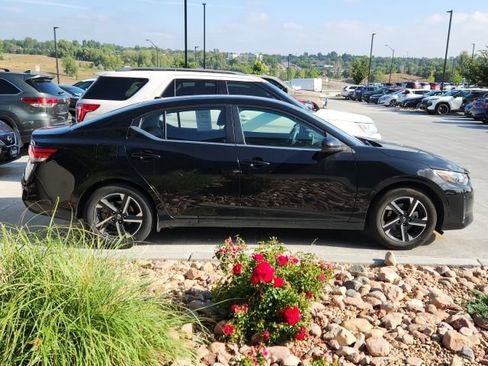 Used 2025 Nissan Sentra SV FWD image 2