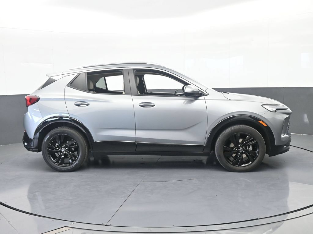 Used 2024 Buick Encore GX Sport Touring FWD image 7