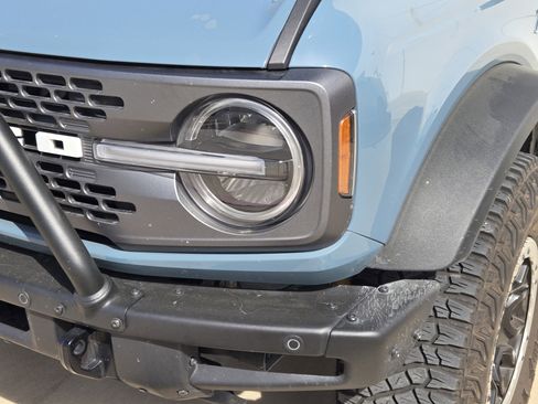 Used 2021 Ford Bronco Badlands image 9